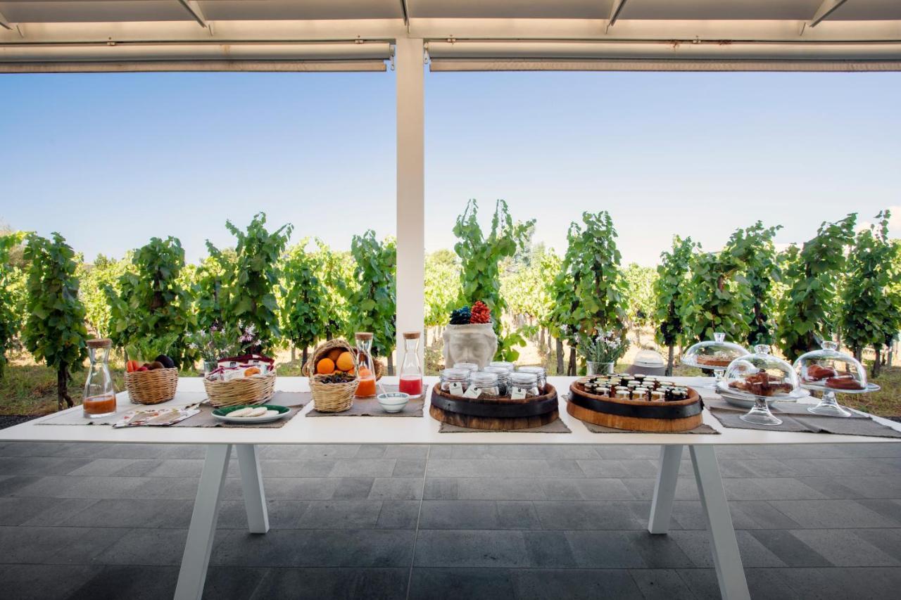 ליפארי Tenuta Di Castellaro Winery & Resort מראה חיצוני תמונה