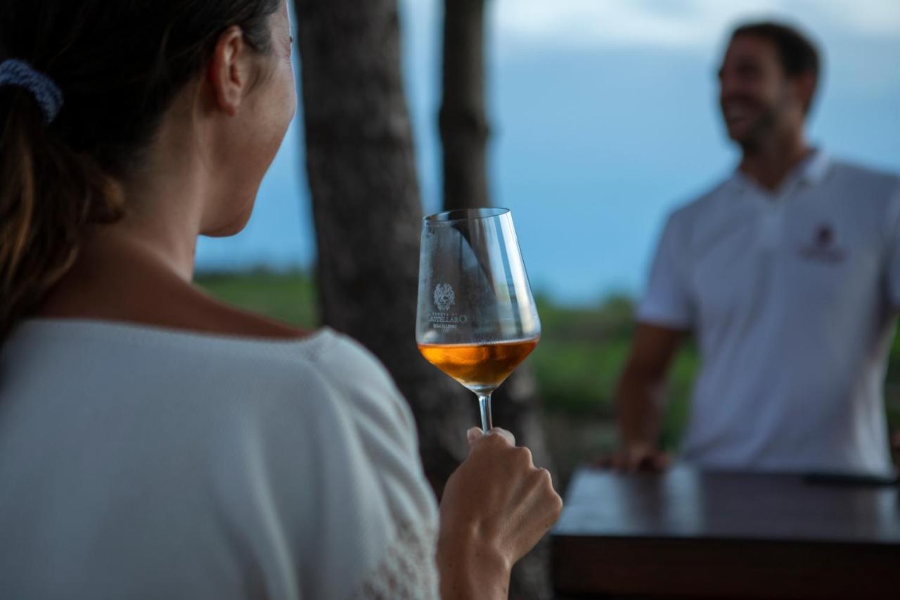 ליפארי Tenuta Di Castellaro Winery & Resort מראה חיצוני תמונה