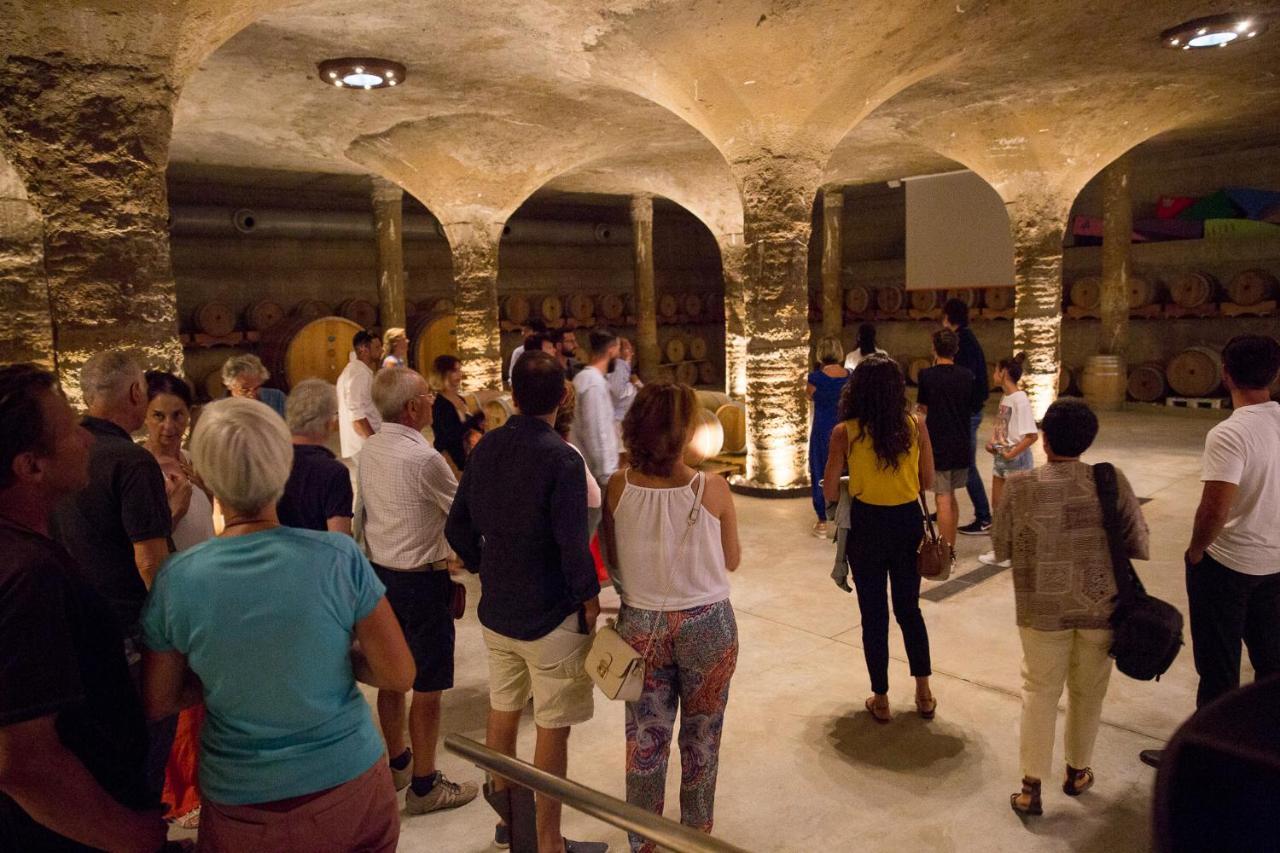 ליפארי Tenuta Di Castellaro Winery & Resort מראה חיצוני תמונה