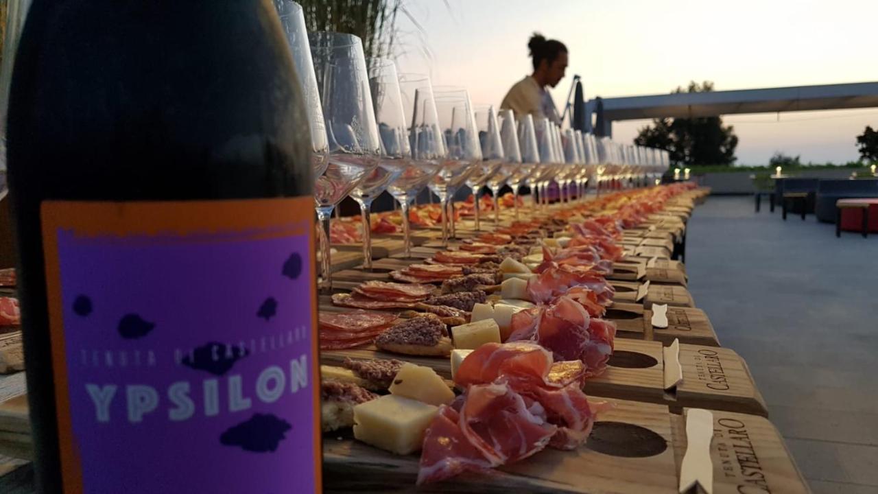 ליפארי Tenuta Di Castellaro Winery & Resort מראה חיצוני תמונה