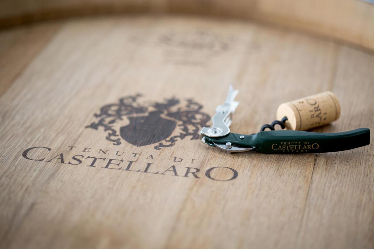 ליפארי Tenuta Di Castellaro Winery & Resort מראה חיצוני תמונה