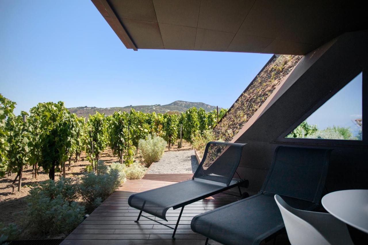 ליפארי Tenuta Di Castellaro Winery & Resort מראה חיצוני תמונה
