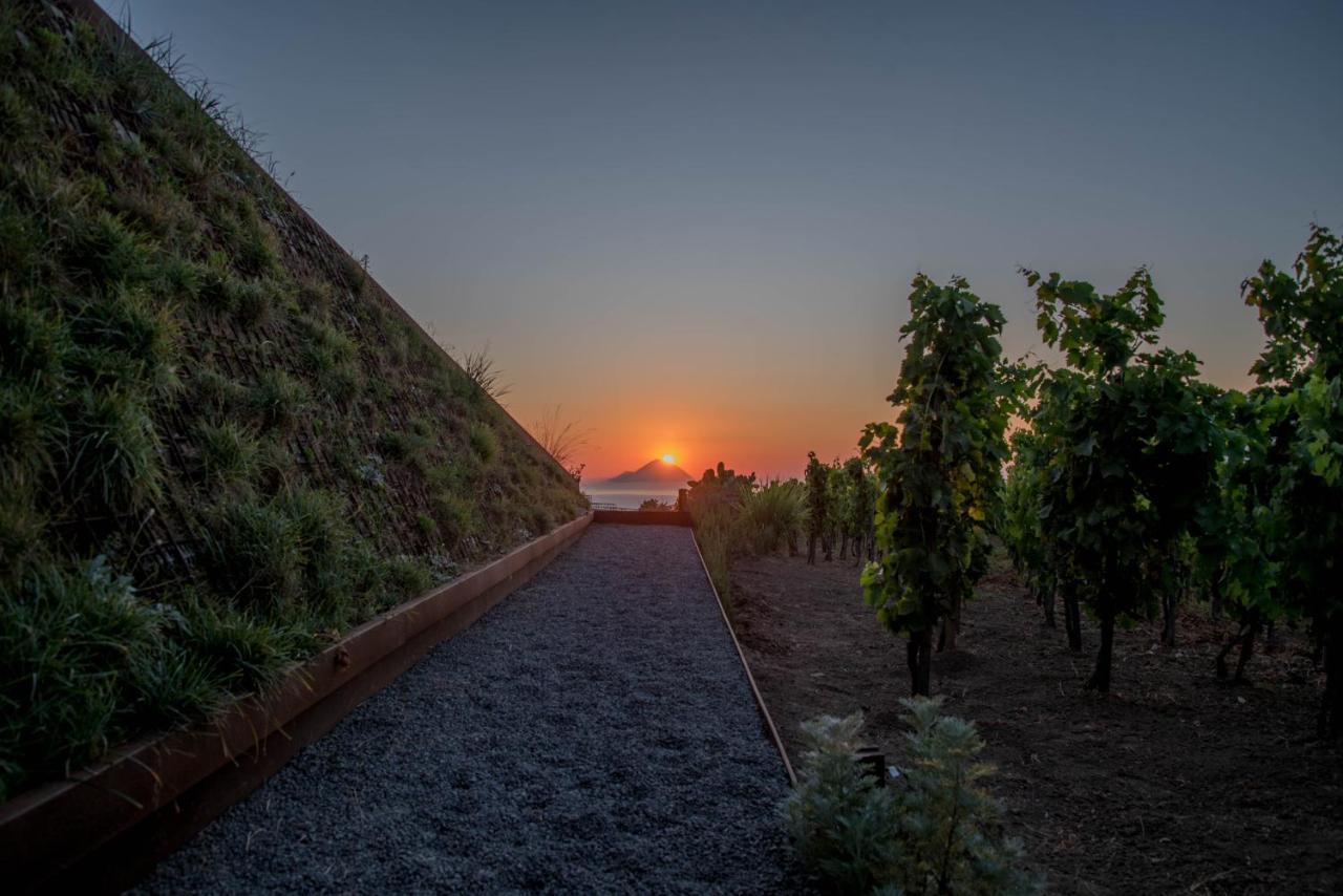 ליפארי Tenuta Di Castellaro Winery & Resort מראה חיצוני תמונה
